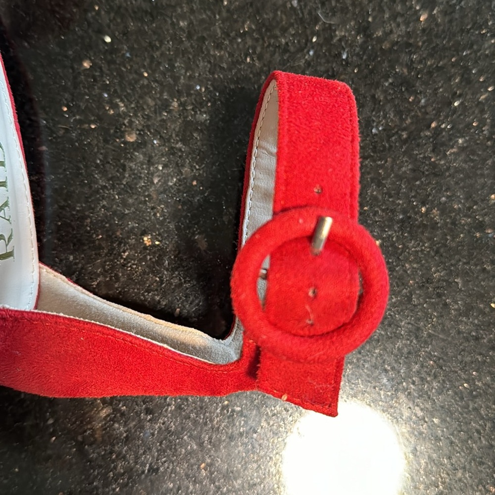 Red Raid heels - Picture 3 of 5